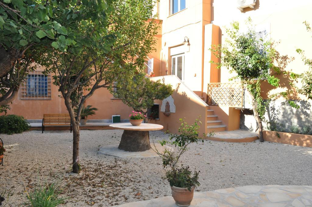 Il Giardinetto Guest House Civitavecchia Exterior foto